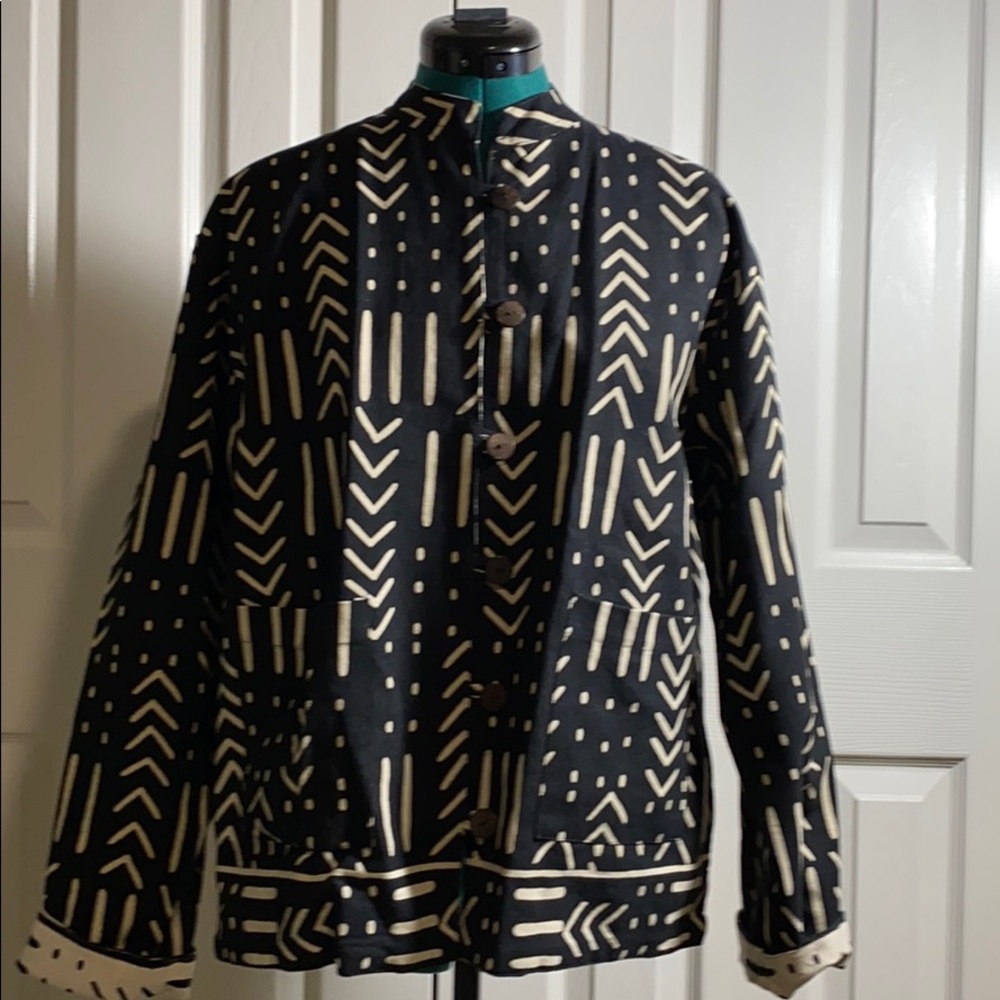 S/M Ladies Reversible Jacket Black and Creme color
